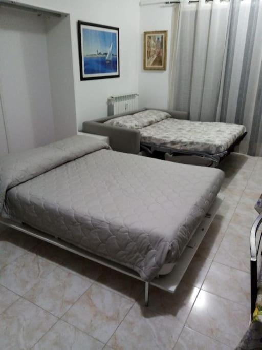 Ampio Monolocale Con Terrazzo - A 2 Passi Dal Mare Apartamento Latte Exterior foto
