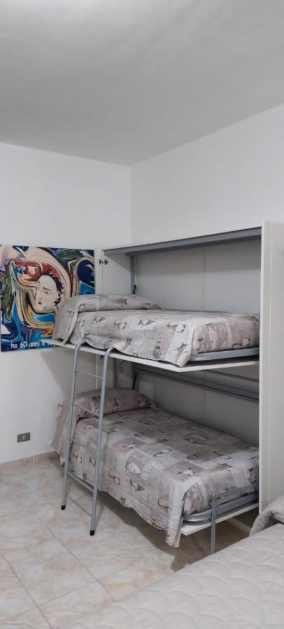 Ampio Monolocale Con Terrazzo - A 2 Passi Dal Mare Apartamento Latte Exterior foto