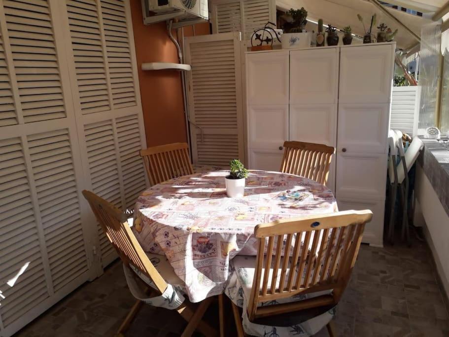 Ampio Monolocale Con Terrazzo - A 2 Passi Dal Mare Apartamento Latte Exterior foto